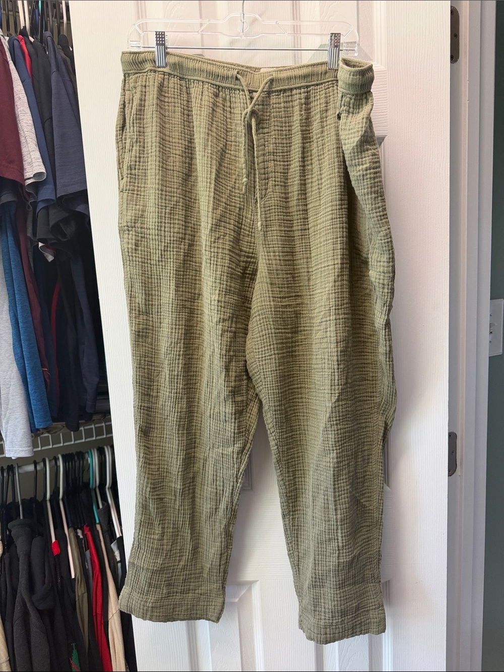 Lou & Grey Olive Textured Drawstring Ankle Pants